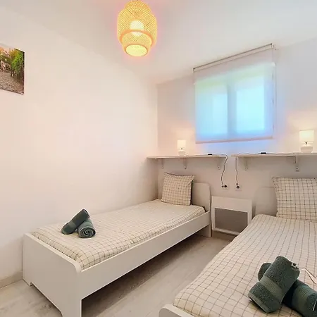 La Petite Maison Rouge بيت للعطل Igon